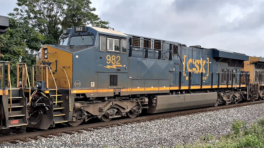 CSX 982